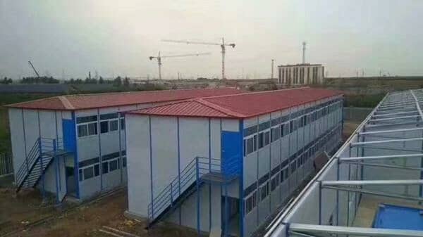 当花市遇上彩钢房